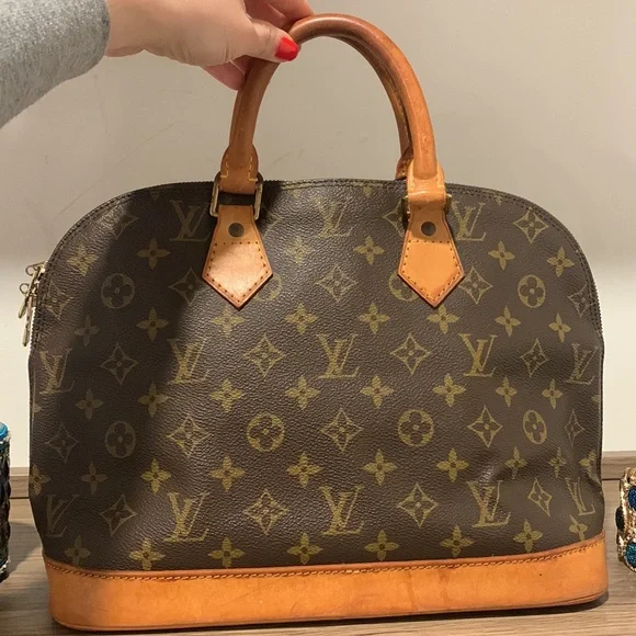 Louis Vuitton Alma PM (bigger one) Hand Bag - Picture 6 of 13